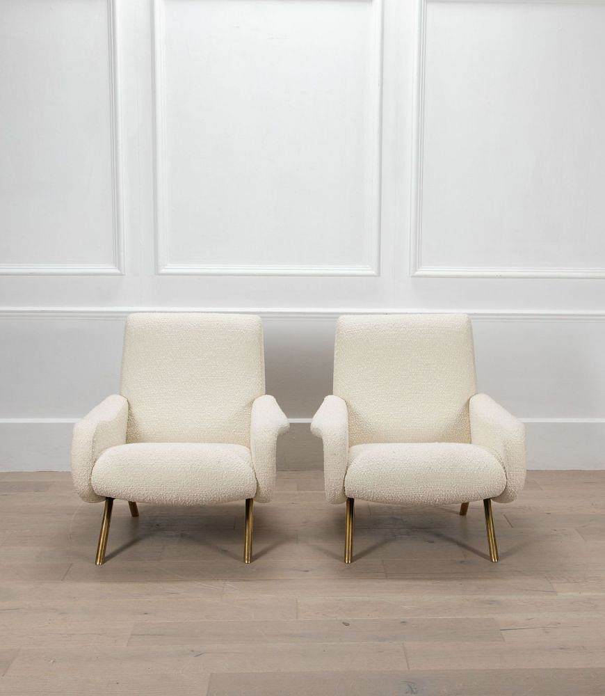 Pair of Contemporary Armchairs CH4635436