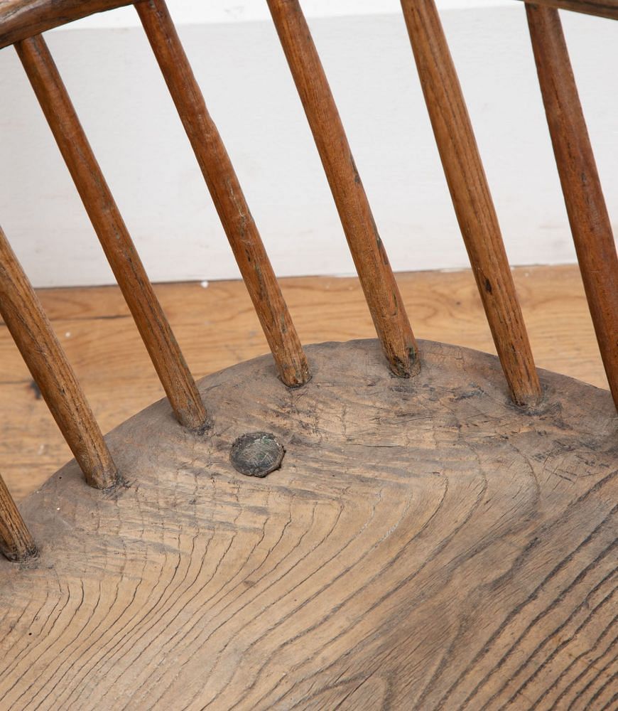 18th Century Comb Back Windsor Chair CH5532247