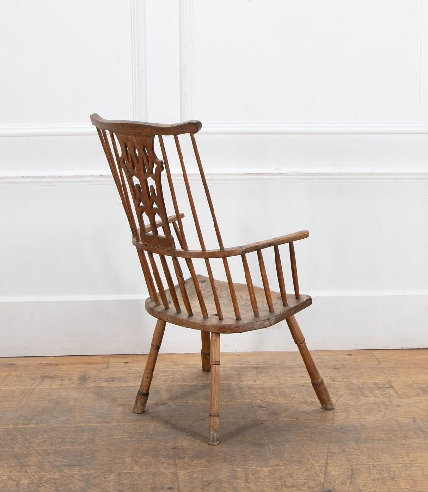 18th Century Comb Back Windsor Chair CH5532247