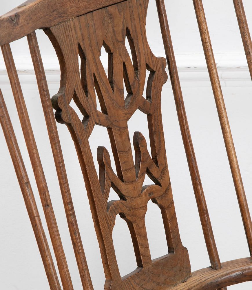 18th Century Comb Back Windsor Chair CH5532247
