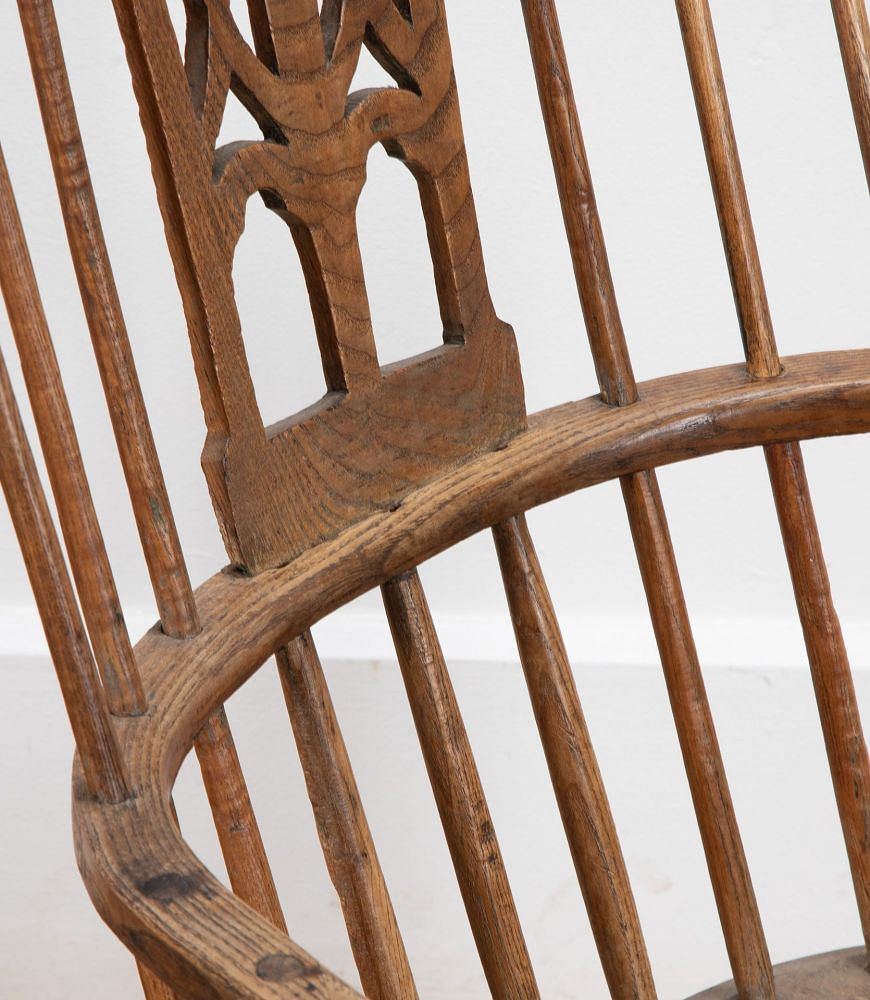 18th Century Comb Back Windsor Chair CH5532247
