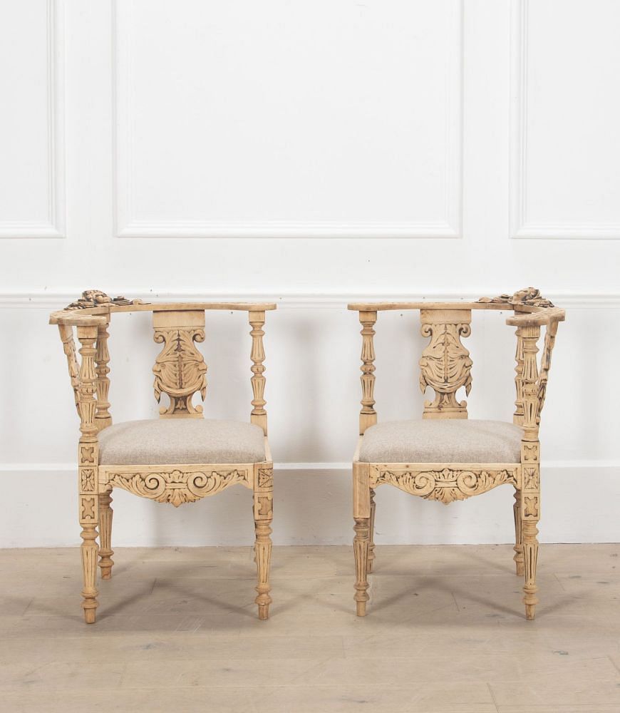 Pair of 19th Century Bleached Oak Corner Chairs CH8438189
