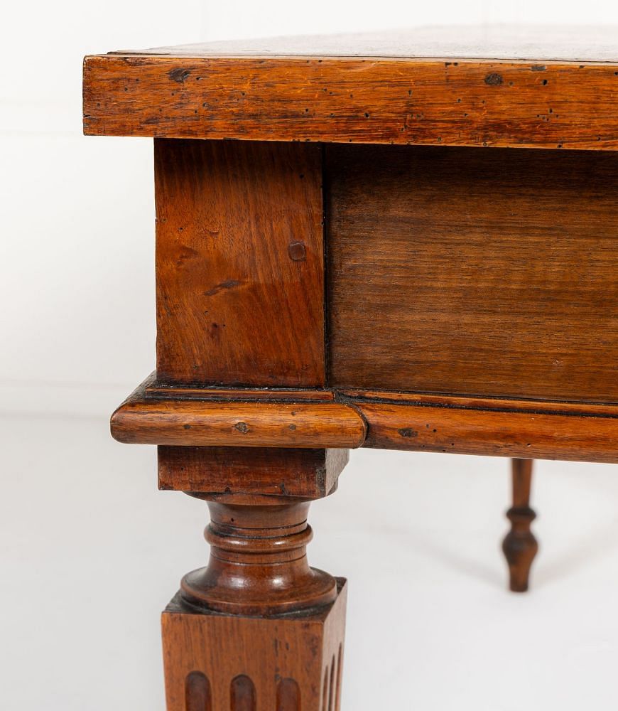 Large Pair of 18th Century Italian Walnut Serving Tables CO0642909