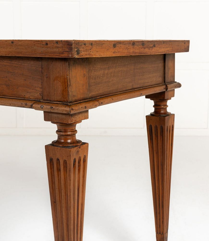 Large Pair of 18th Century Italian Walnut Serving Tables CO0642909