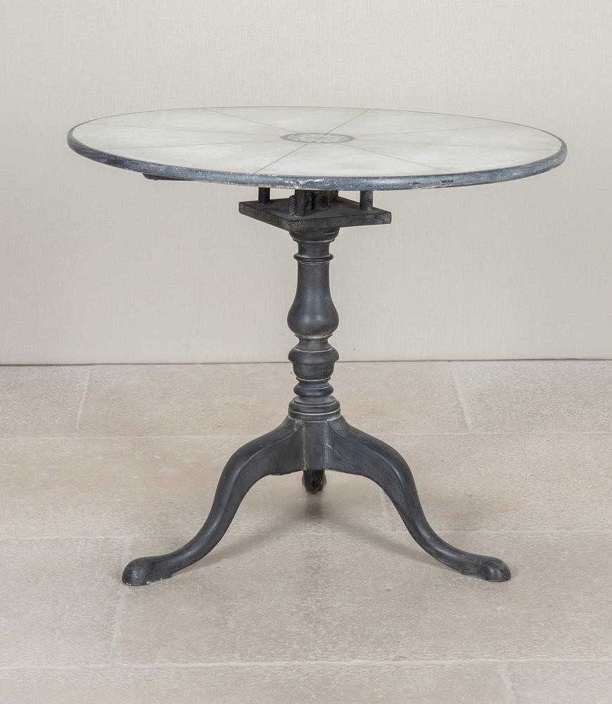 18th Century English Tilt-Top Table CO5643941