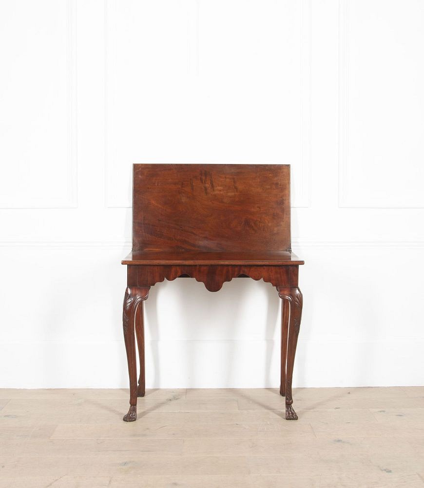 18th Century Georgian Table with Fold Over Top on Cabriole Legs CO7236052