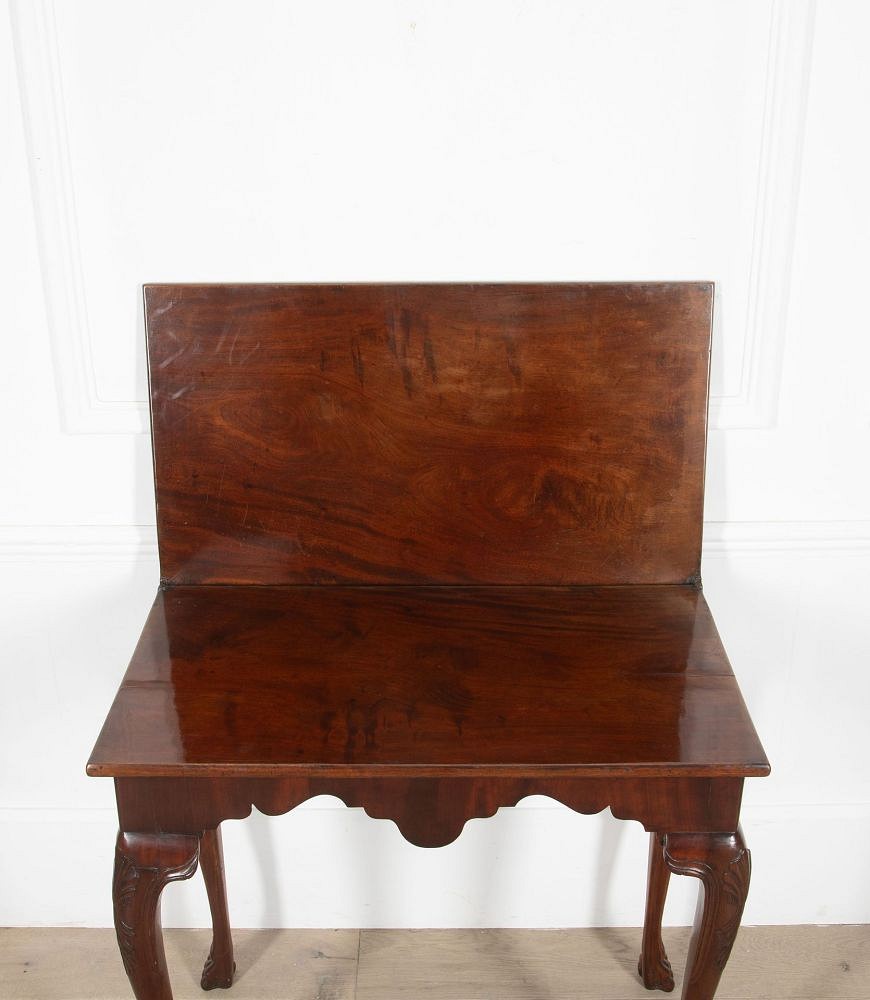 18th Century Georgian Table with Fold Over Top on Cabriole Legs CO7236052
