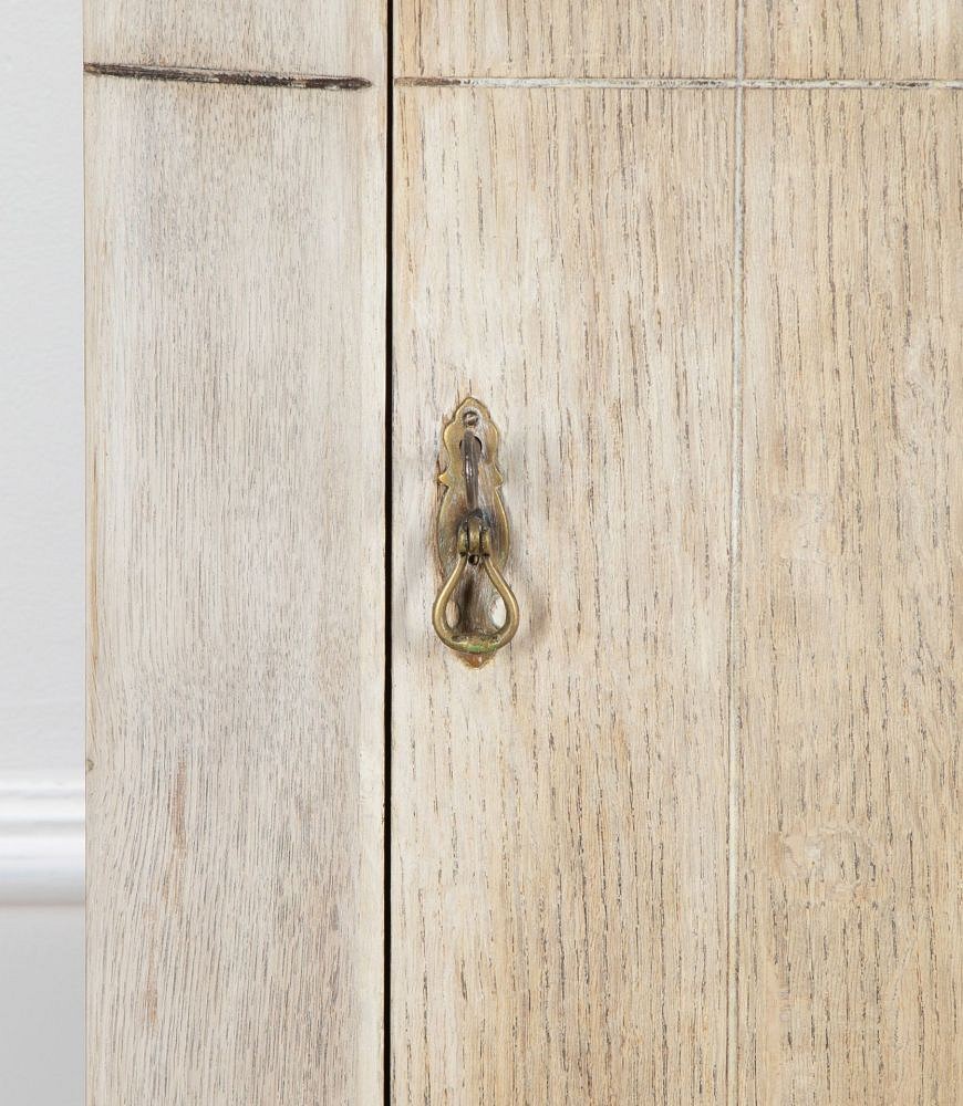 20th Century English Oak Hall Cupboard CU3638601