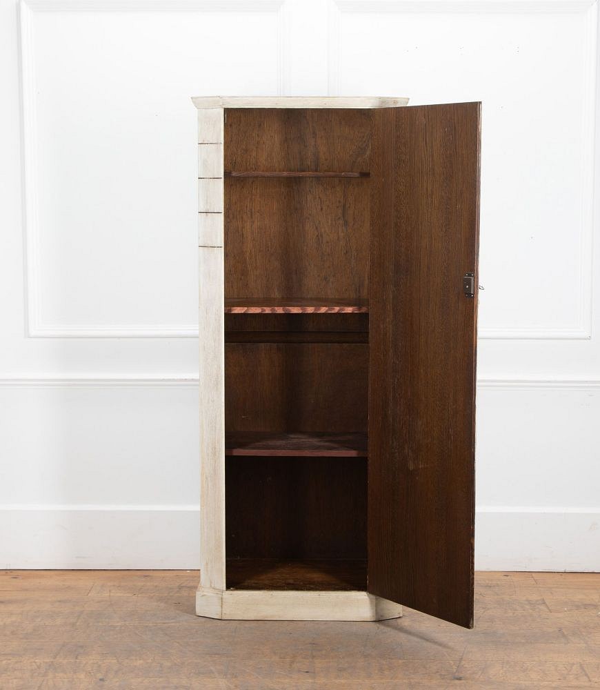 20th Century English Oak Hall Cupboard CU3638601