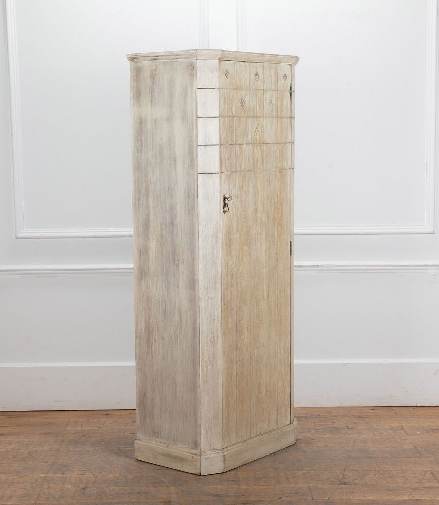 20th Century English Oak Hall Cupboard CU3638601