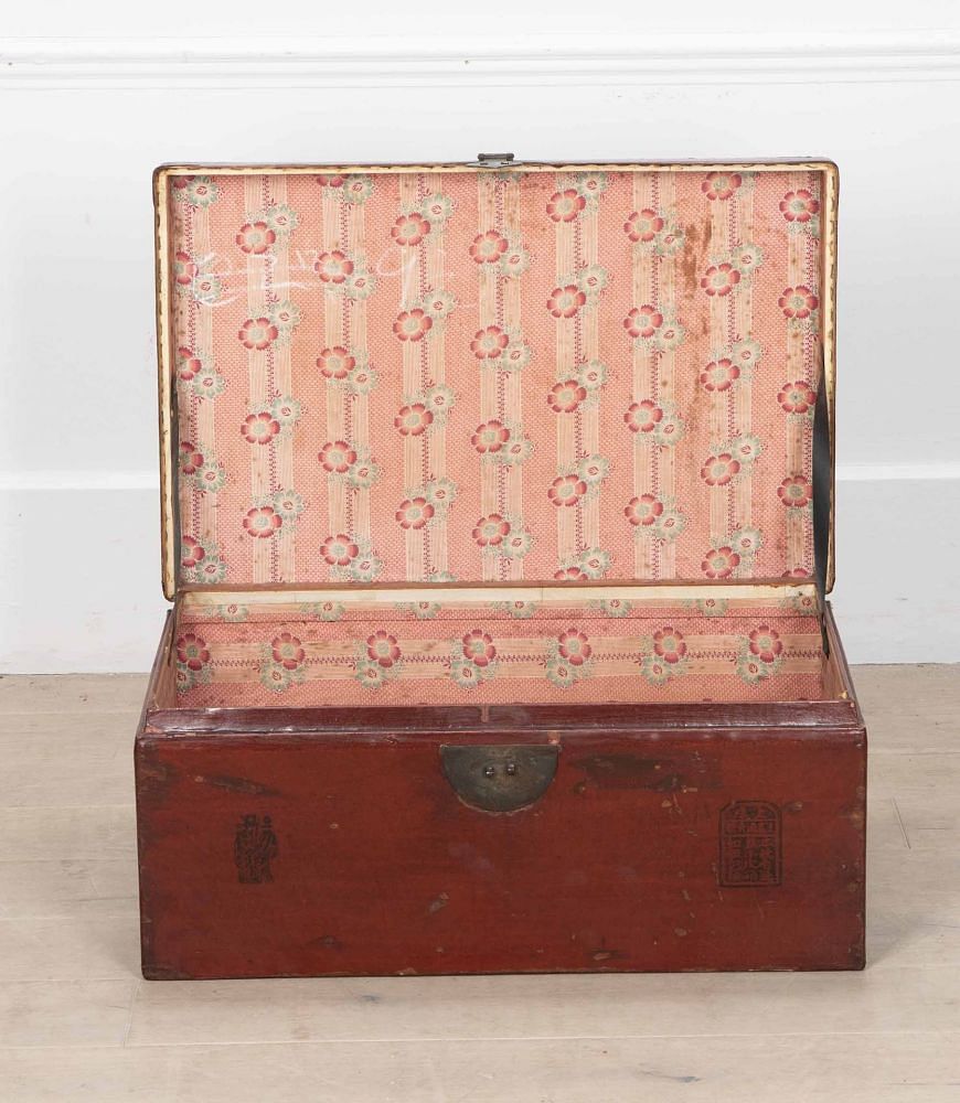 19th Century Red Lacquered Trunk DA2038639