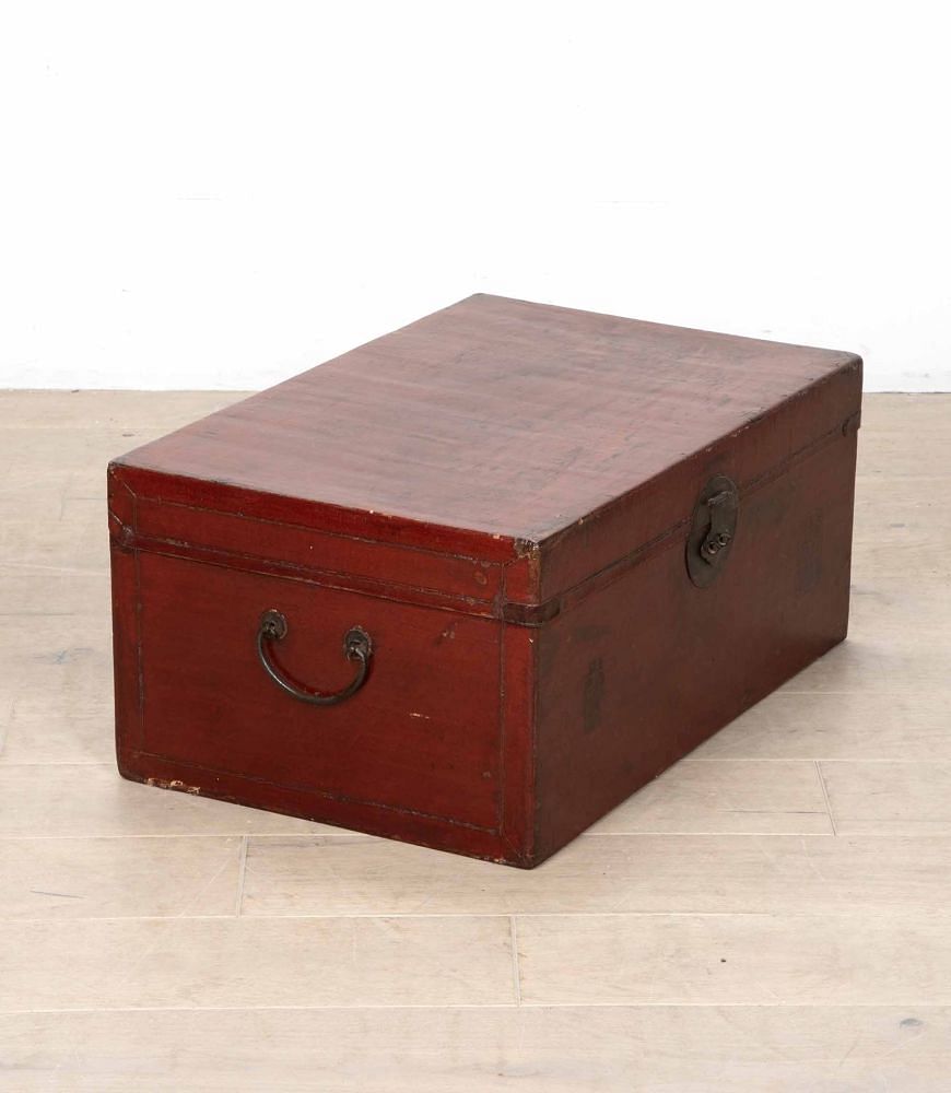 19th Century Red Lacquered Trunk DA2038639