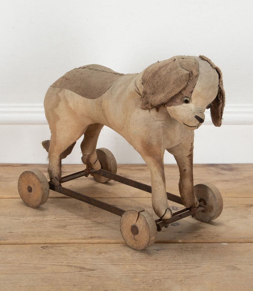 Early 20th Century French Toy Dog on Wheels DA4241369