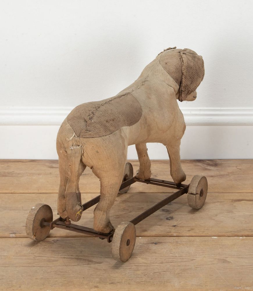 Early 20th Century French Toy Dog on Wheels DA4241369