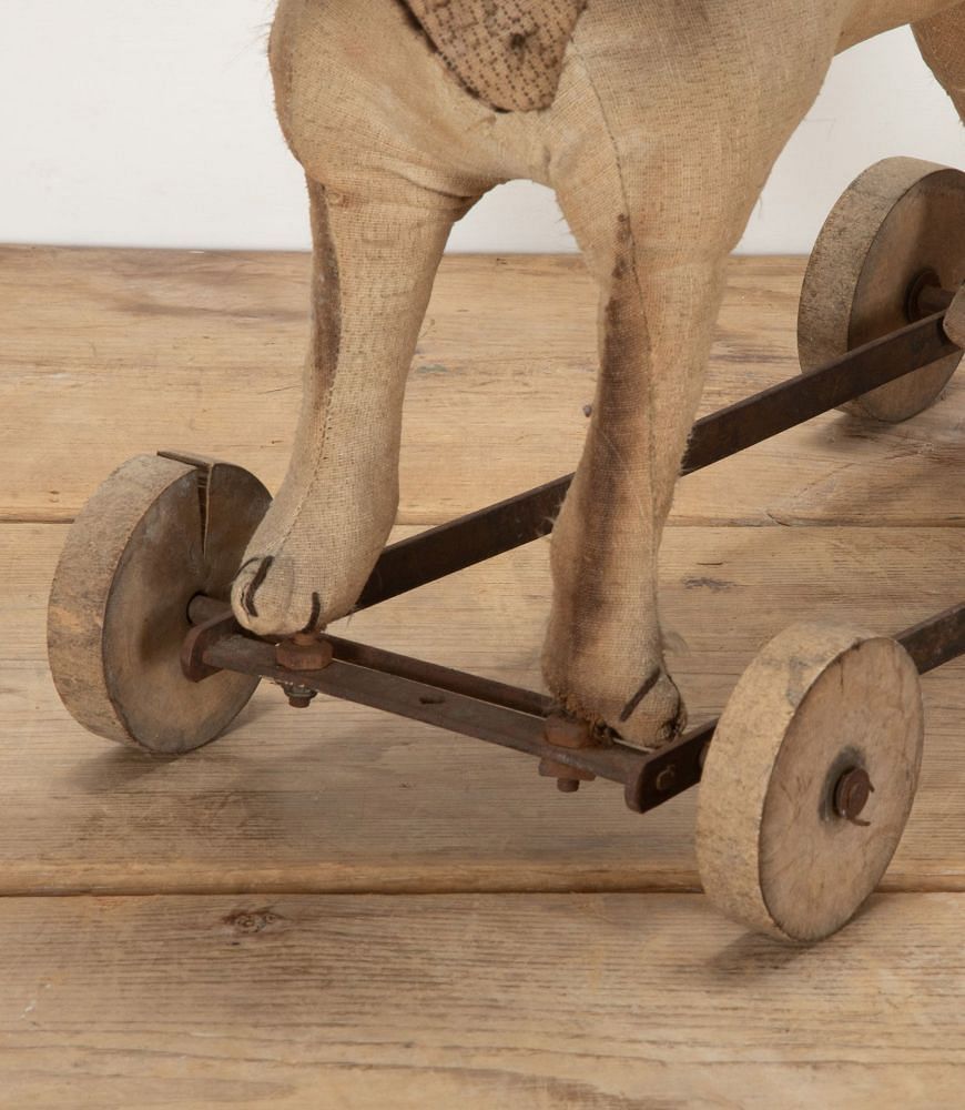 Early 20th Century French Toy Dog on Wheels DA4241369