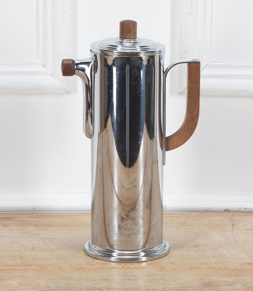 American Prohibition Era Wood and Chrome Cocktail Shaker DA5839070