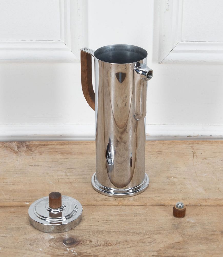 American Prohibition Era Wood and Chrome Cocktail Shaker DA5839070