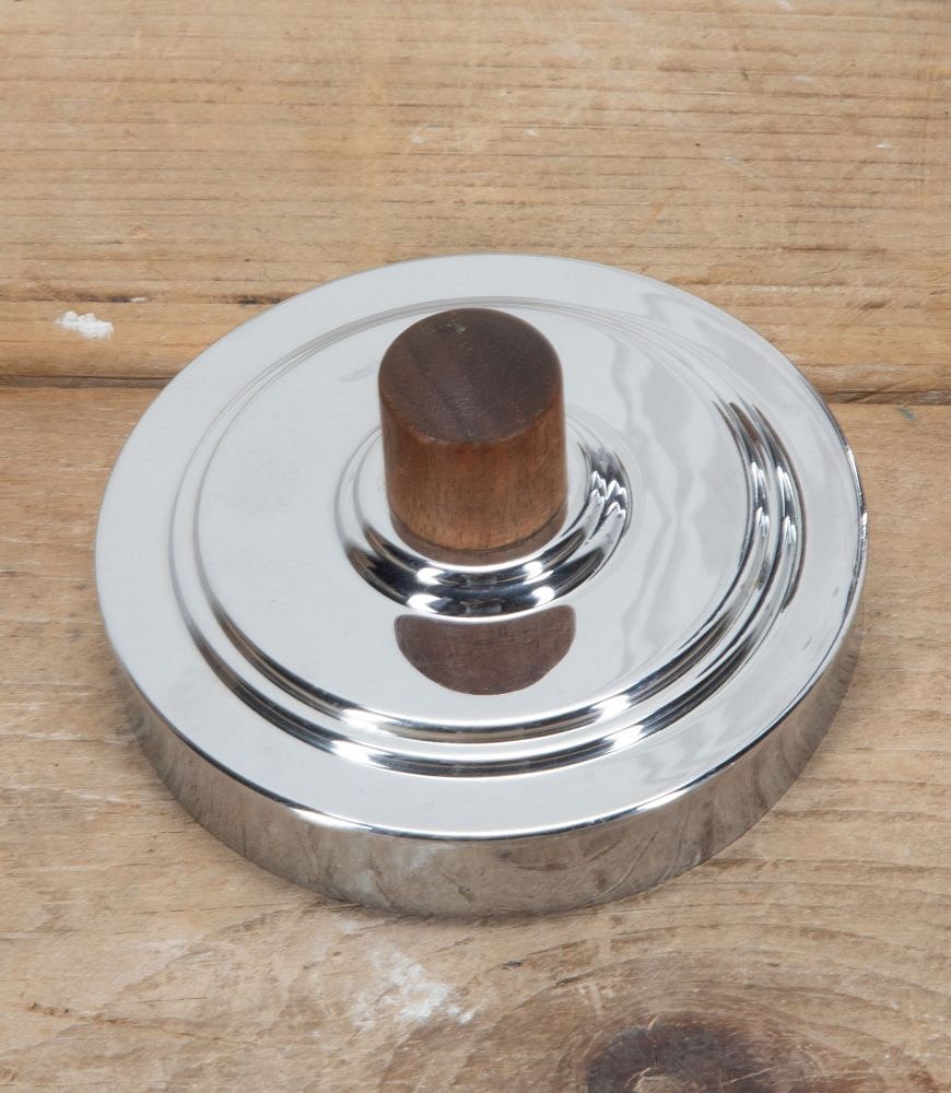 American Prohibition Era Wood and Chrome Cocktail Shaker DA5839070