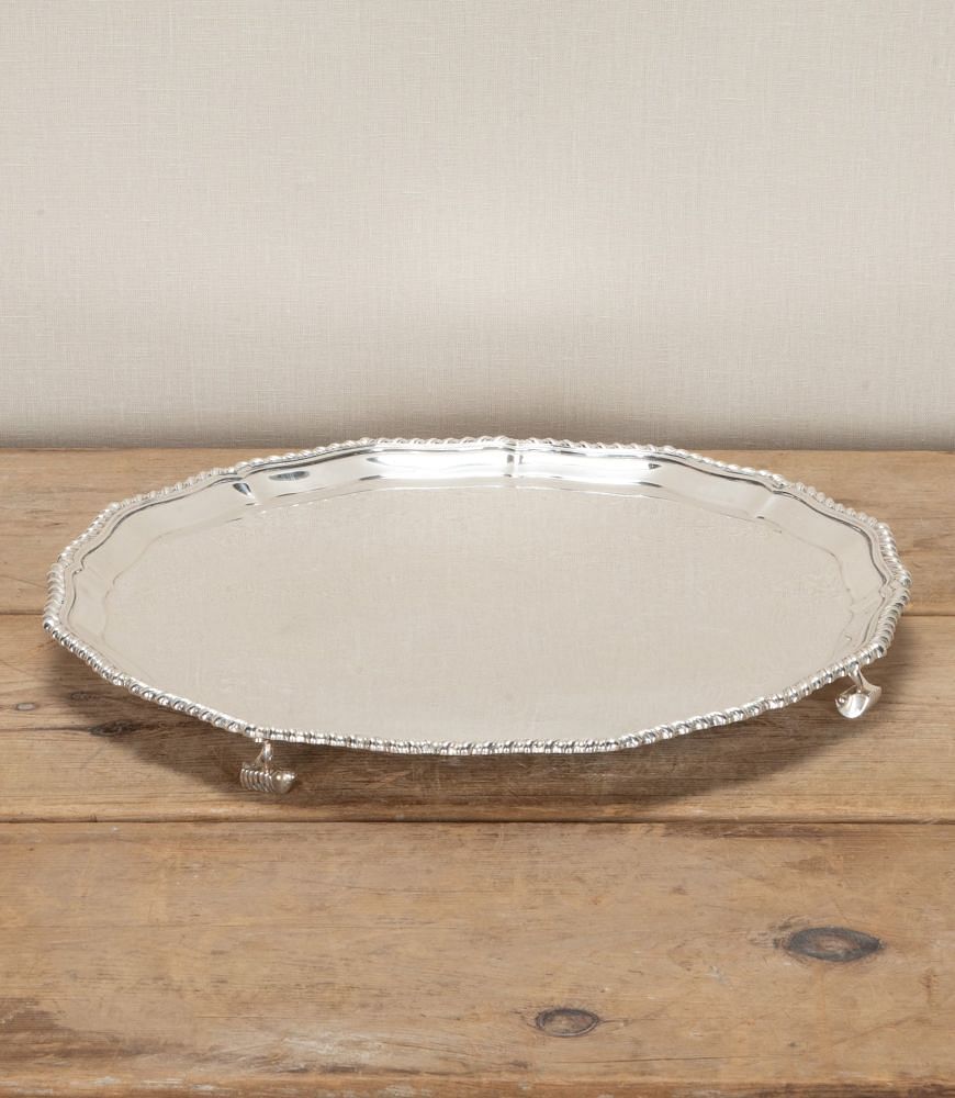 Large 20th Century Round Silver Plated Serving Tray with Four Scroll Feet DA5842647