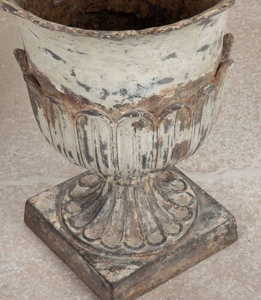 Pair of 19th Century Handyside Cast Iron Urns GA6243304