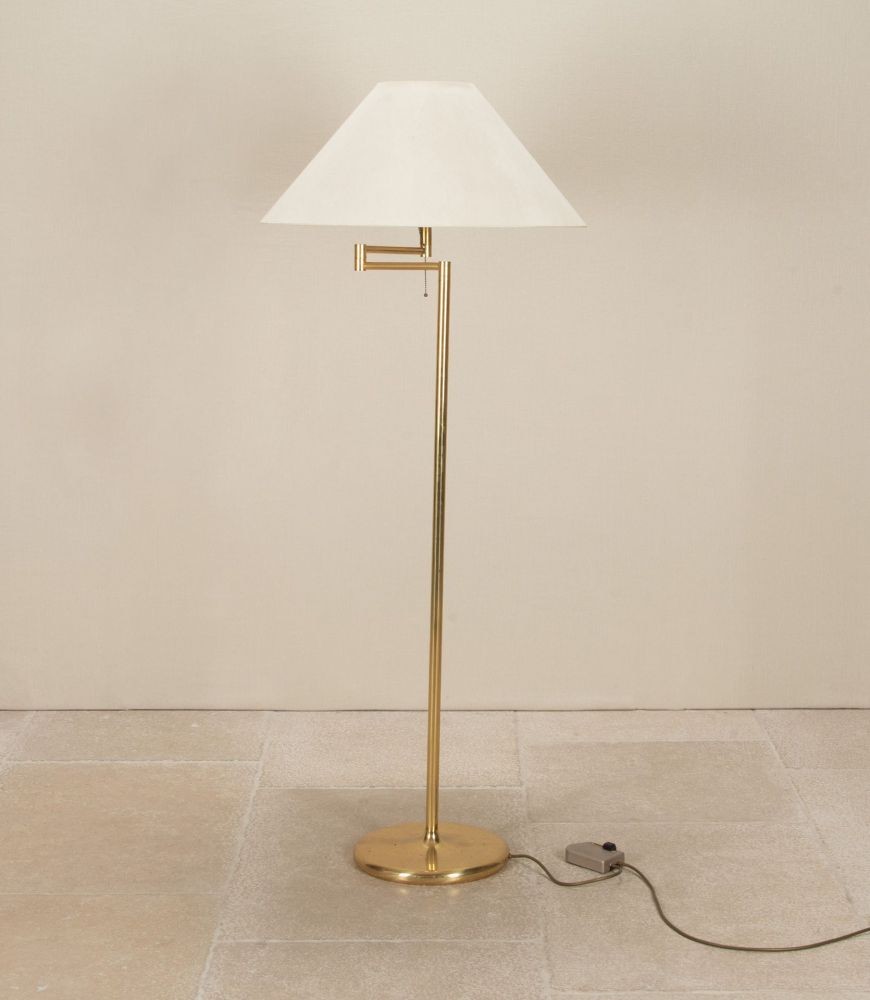 20th Century British Adjustable Armed Brass Floor Lamp LF4842827