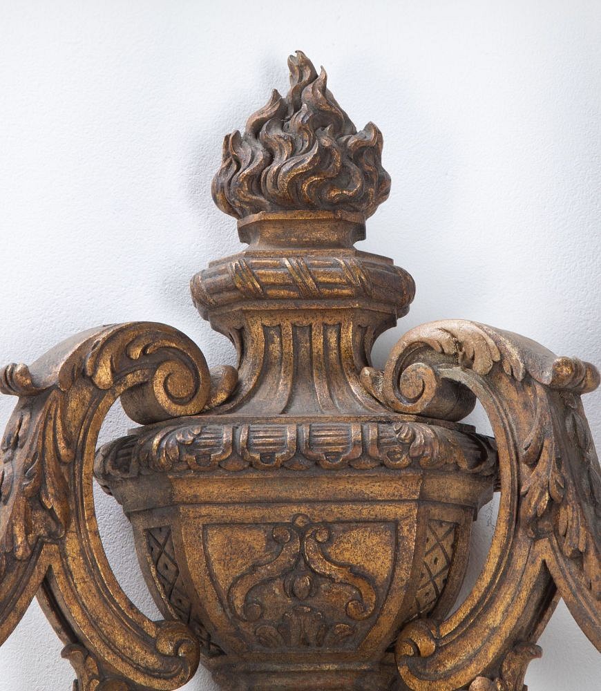 SALE: 19th Century Pair of Gilt Wood Wall Lights LW0334972