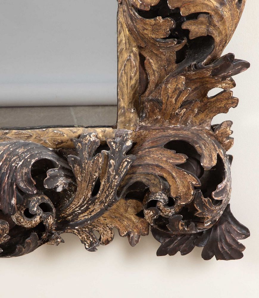 Late 17th Century Italian Baroque Carved Wood and Gilded Mirror MI6542549