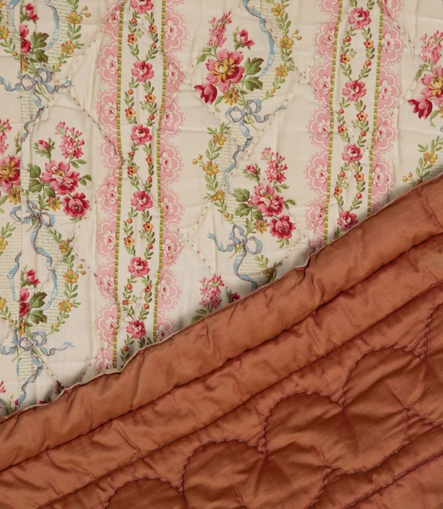 Large 20th Century English Floral Quilt RT1341895