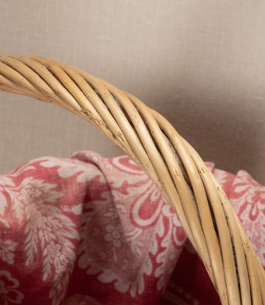 Large 19th Century Pink Fabric Lined Basket RT1342919