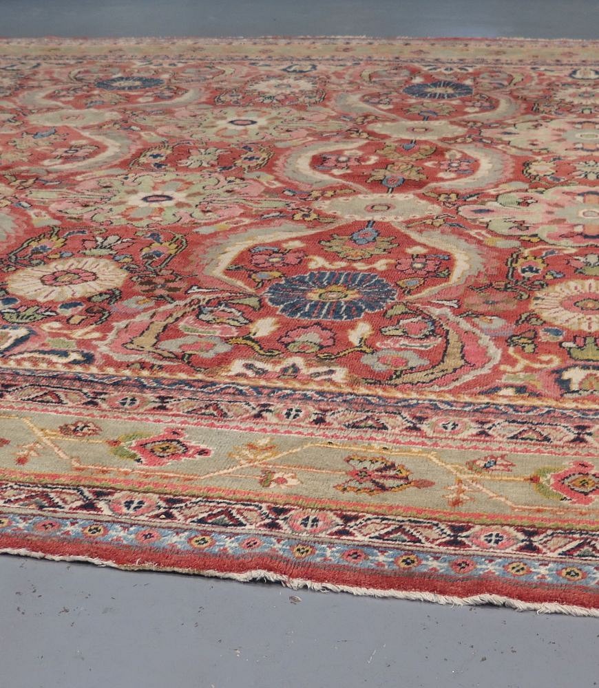 20th Century Square Format Mahal Carpet RT4937967