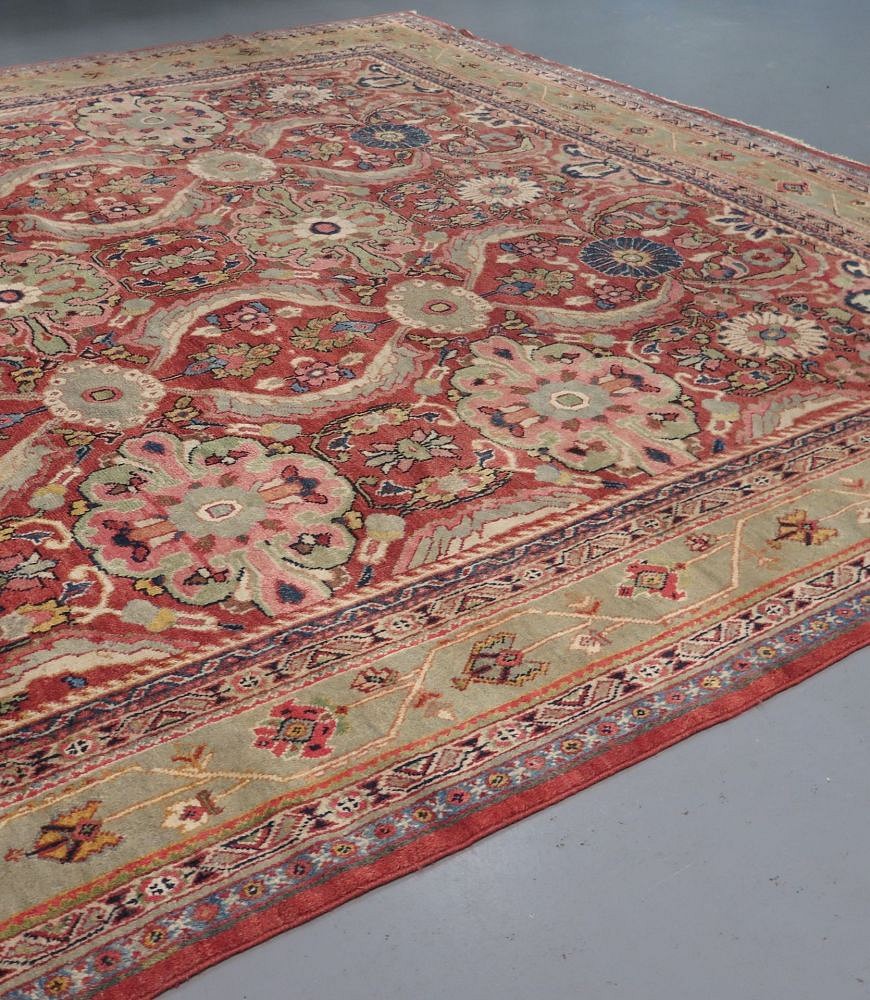 20th Century Square Format Mahal Carpet RT4937967
