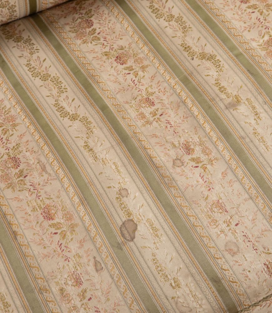 English 19th Century Howard and Sons Style Sofa SB2739329
