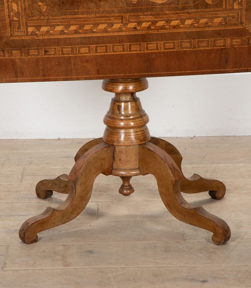Italian 19th Century Walnut Sorrento Table TC5239352