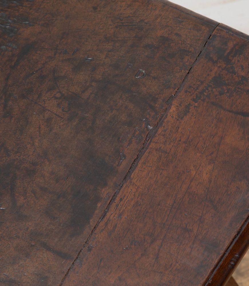 Small Spanish 18th Century Table TC8138270