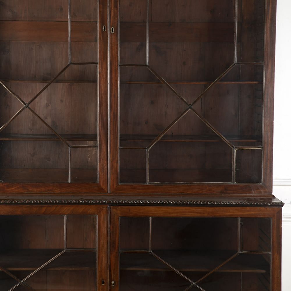 18th Century Chippendale Period Mahogany Bookcase BK105377