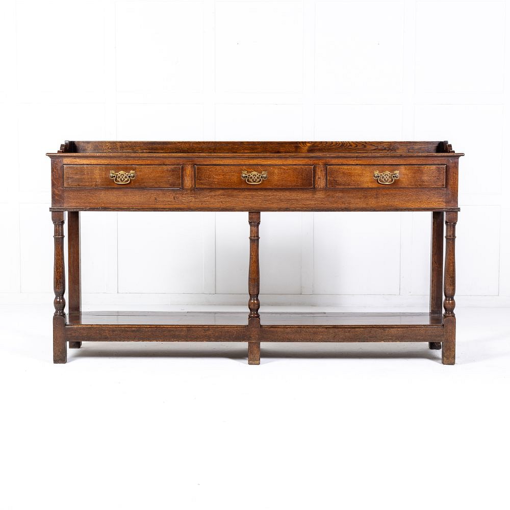 18th Century English Oak Dresser Base BU0629761