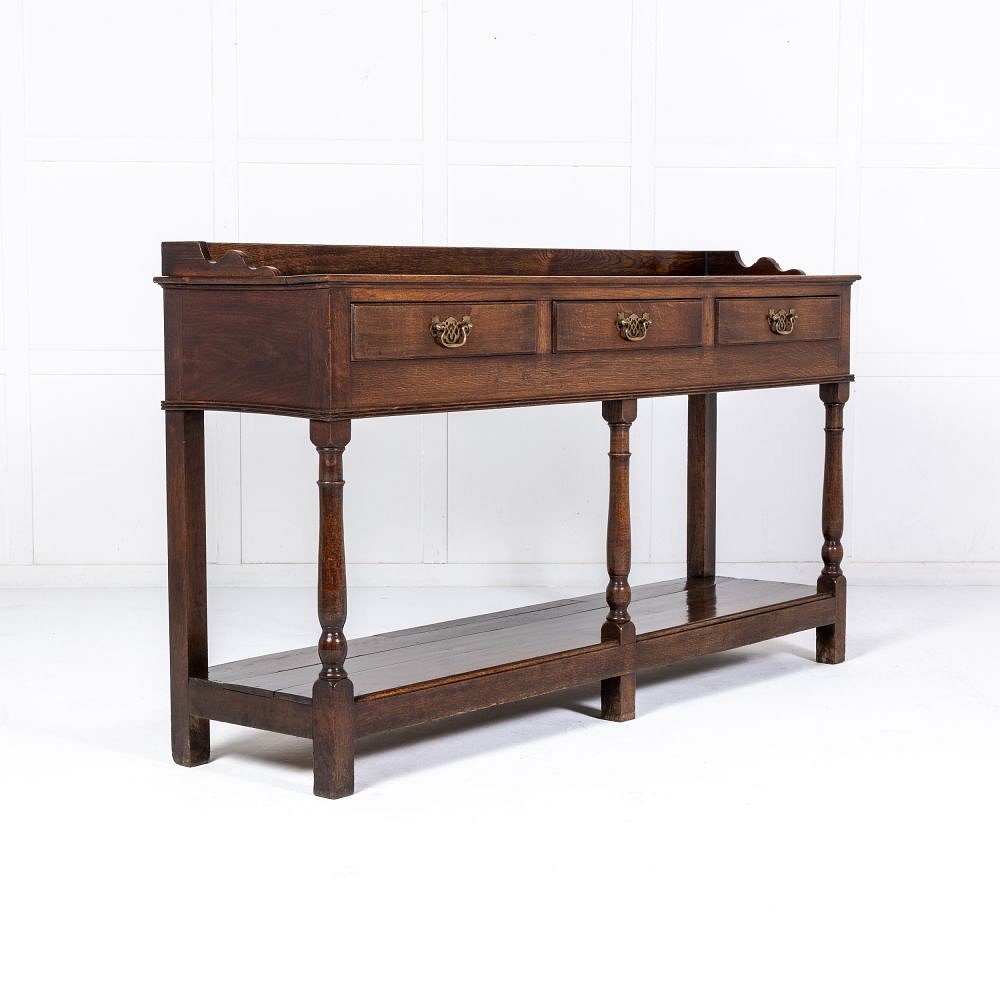 18th Century English Oak Dresser Base BU0629761