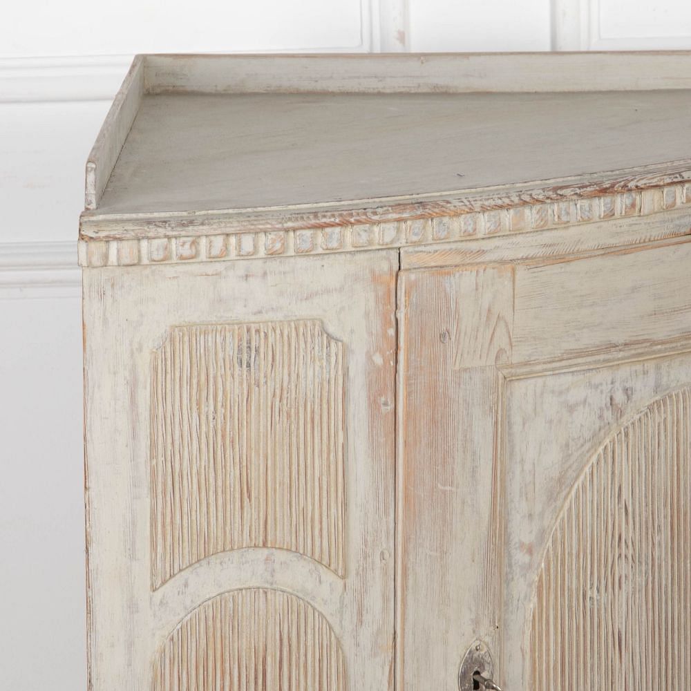 19th Century Swedish Corner Cupboard BU1432617