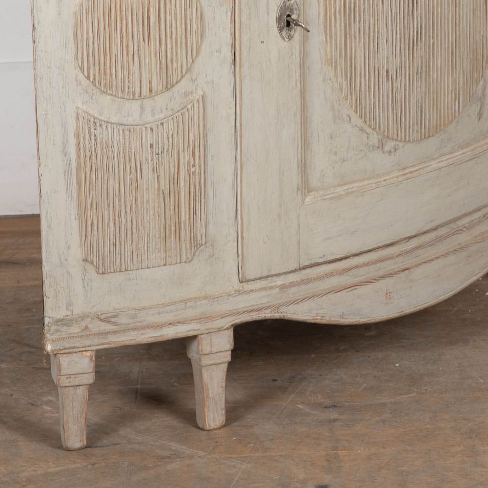 19th Century Swedish Corner Cupboard BU1432617