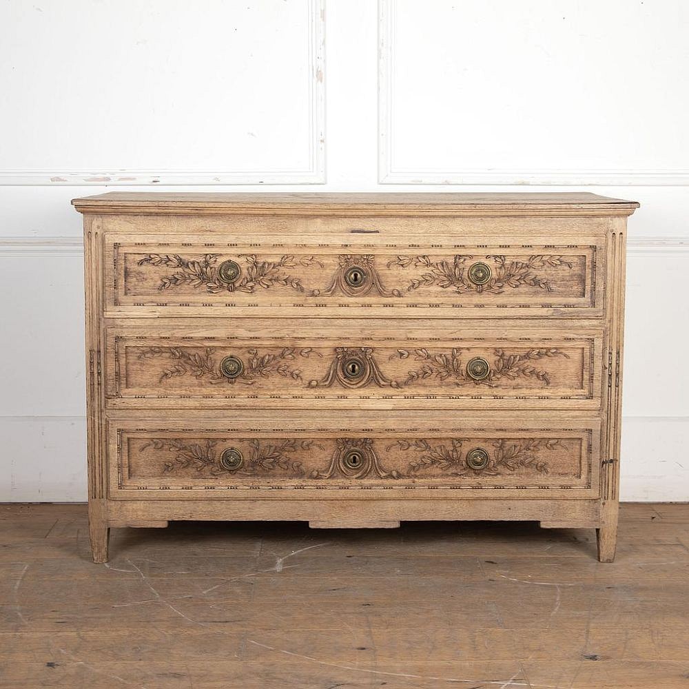 18th Century Louis XVI Bleached Oak Commode CC3425944