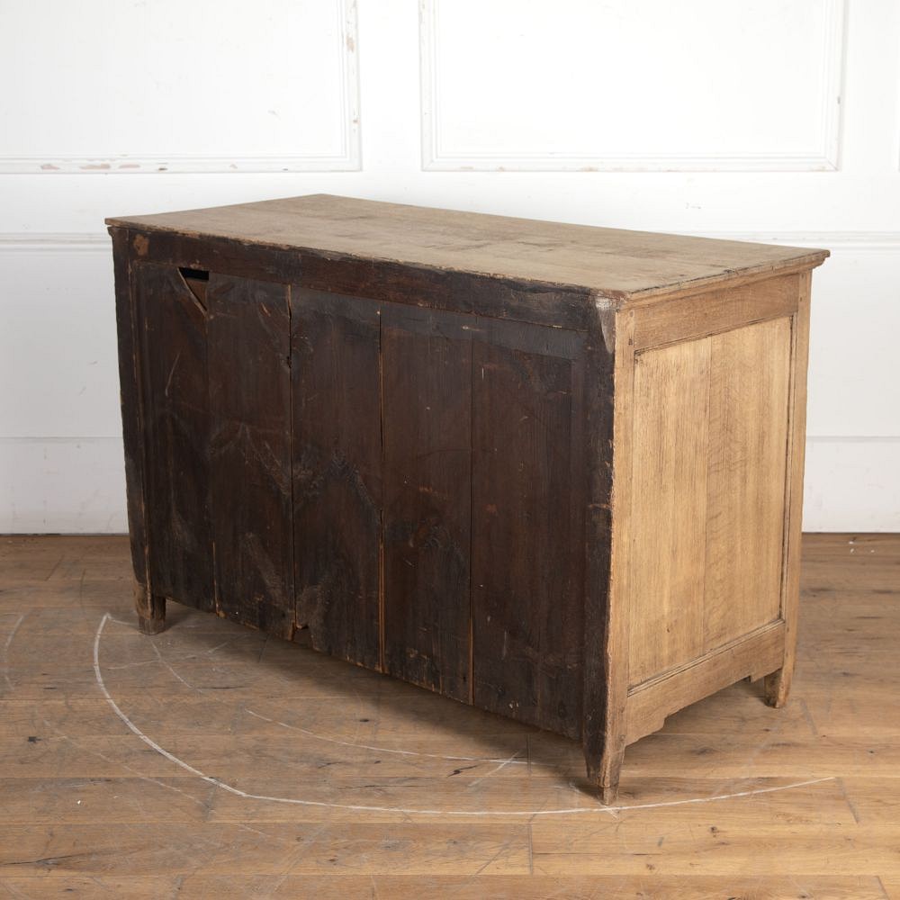 18th Century Louis XVI Bleached Oak Commode CC3425944