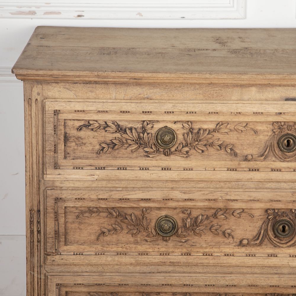 18th Century Louis XVI Bleached Oak Commode CC3425944