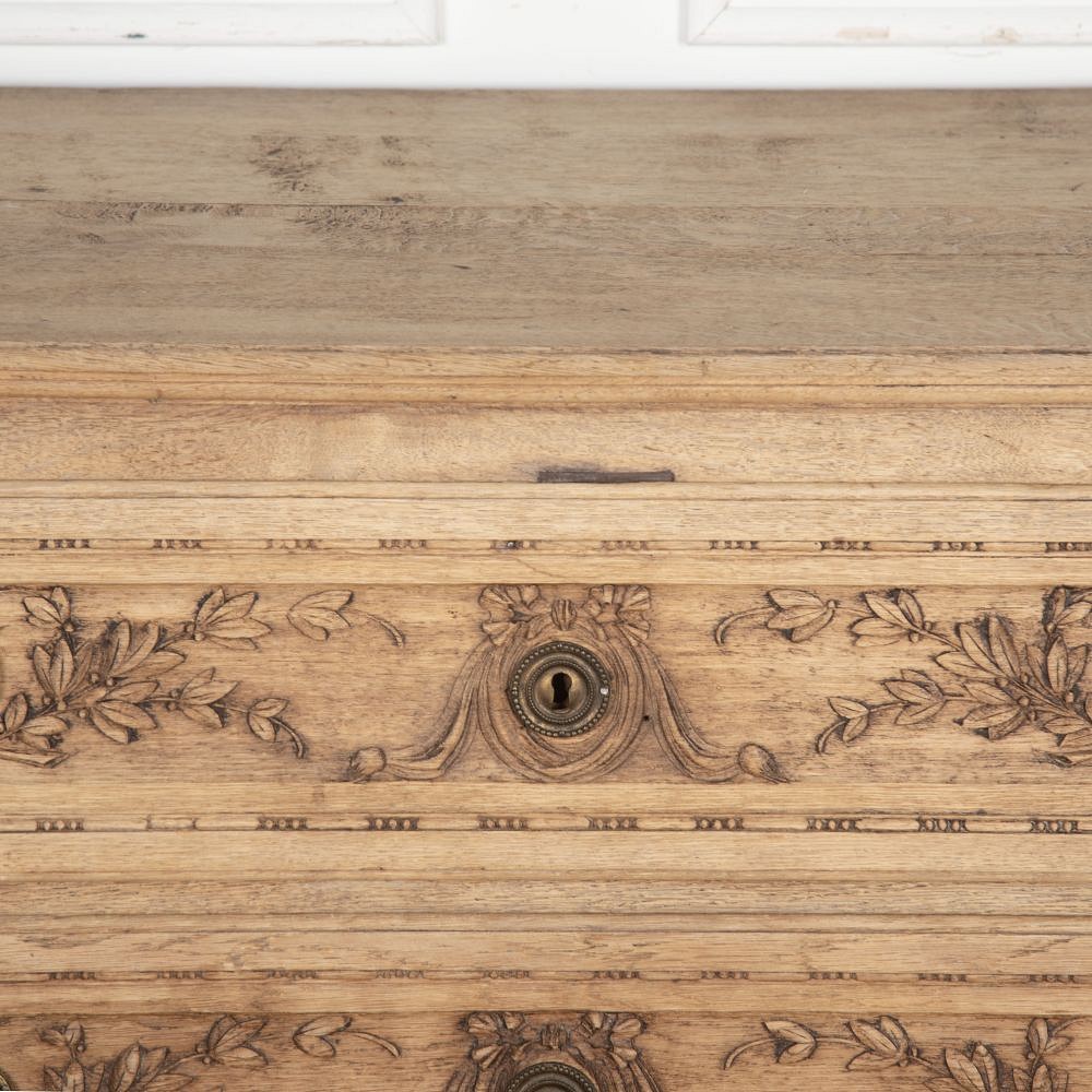 18th Century Louis XVI Bleached Oak Commode CC3425944