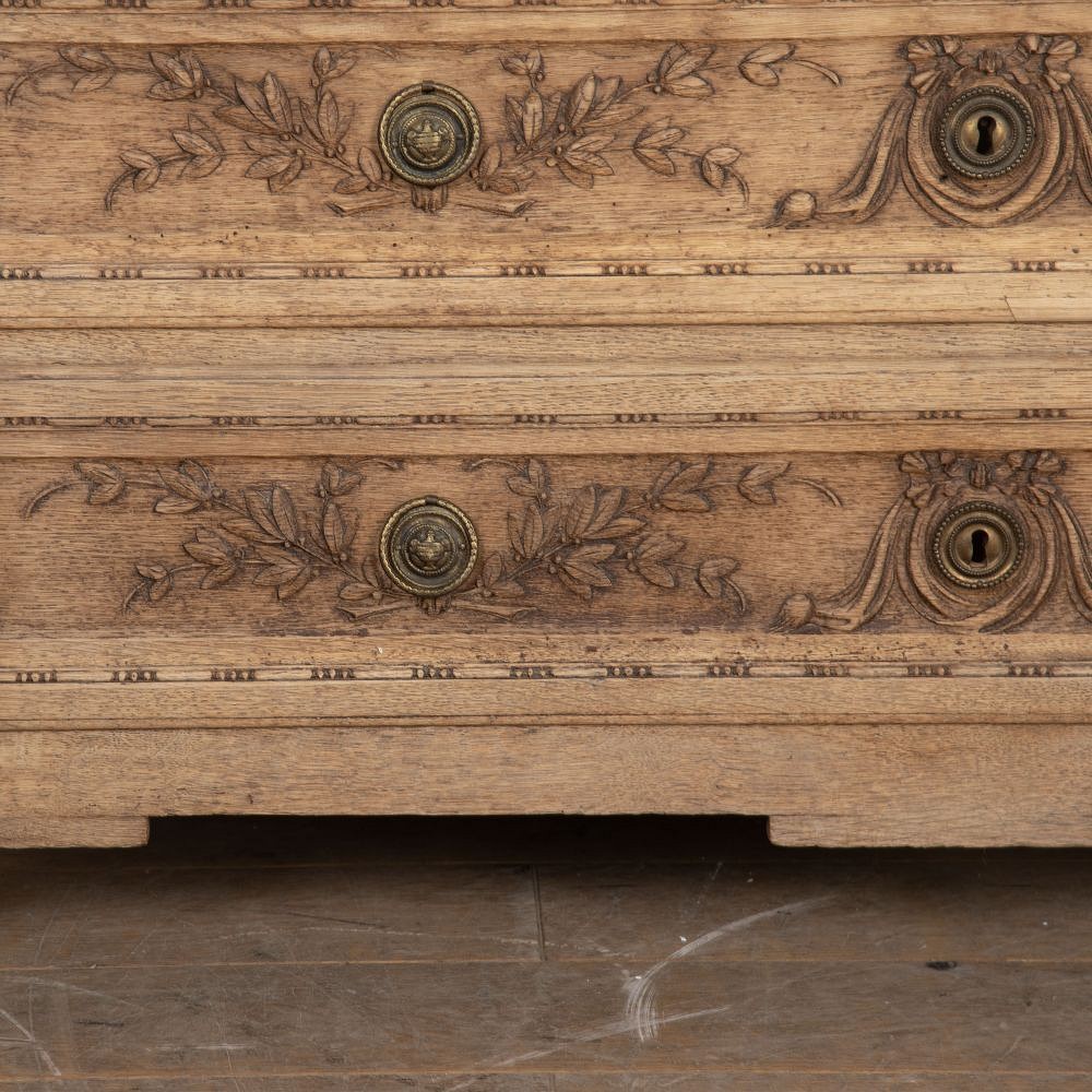 18th Century Louis XVI Bleached Oak Commode CC3425944
