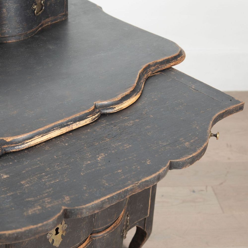 18th Century Swedish Rococo Black Commode CC6033647