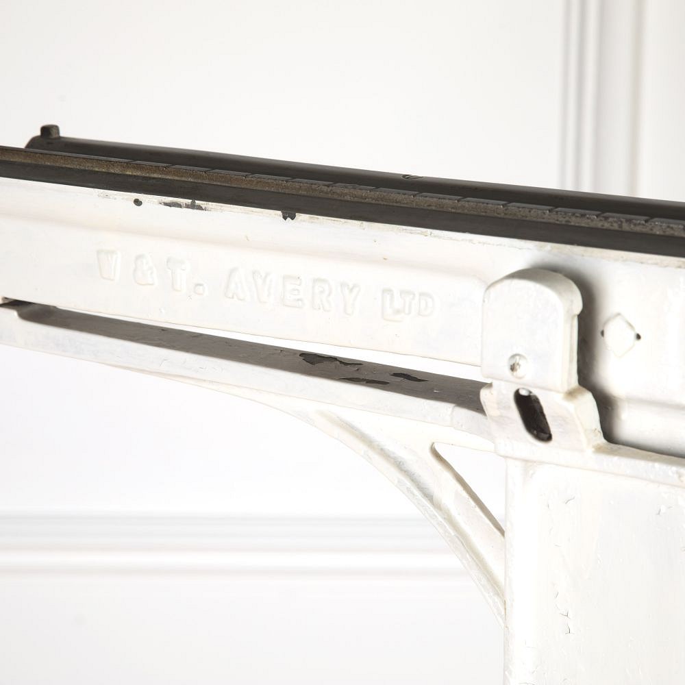 SALE: Set of 20th Century Weighing Scales DA0316824