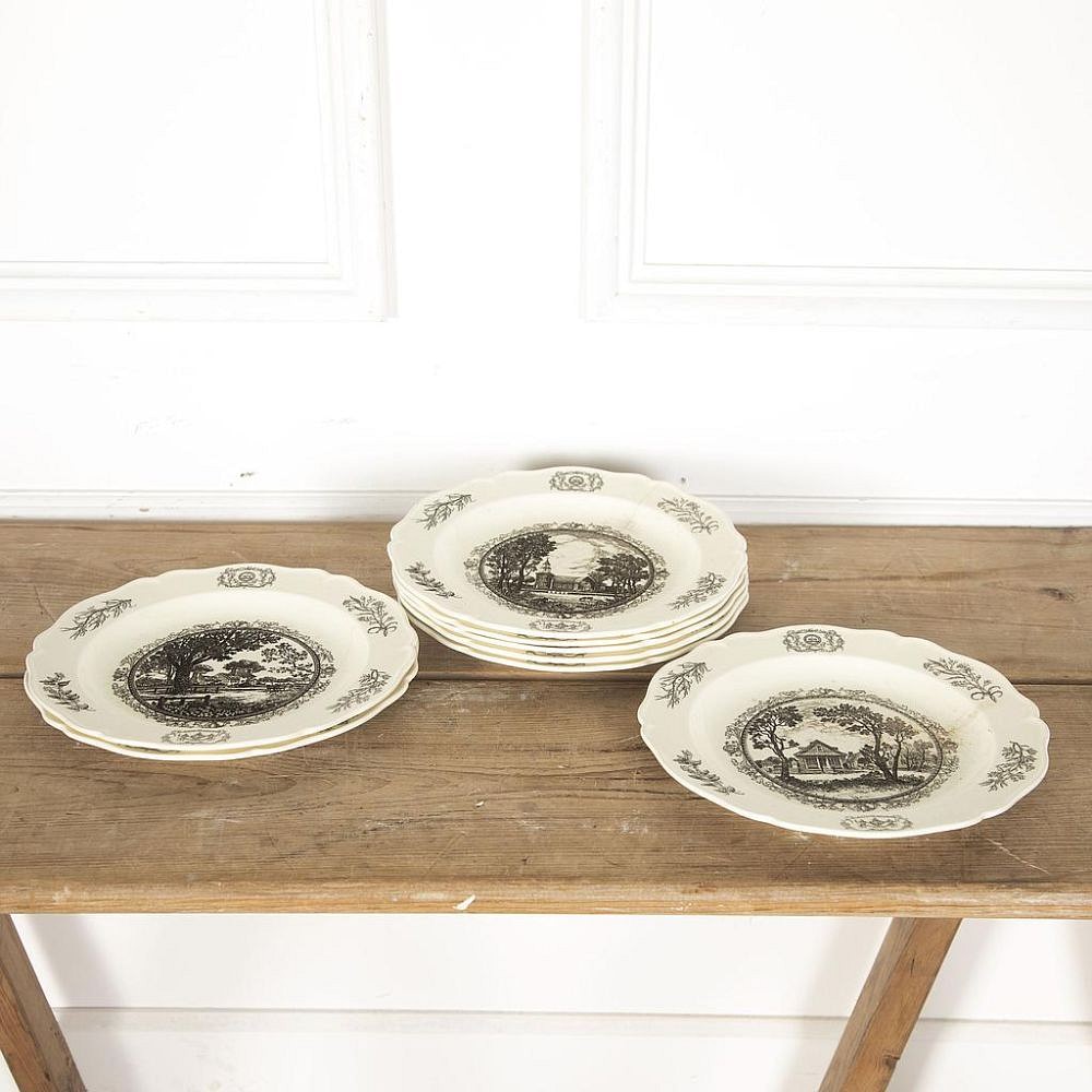 SALE: Set of Eight 19th Century Wedgwood Porcelain Dinner Plates DA3713115