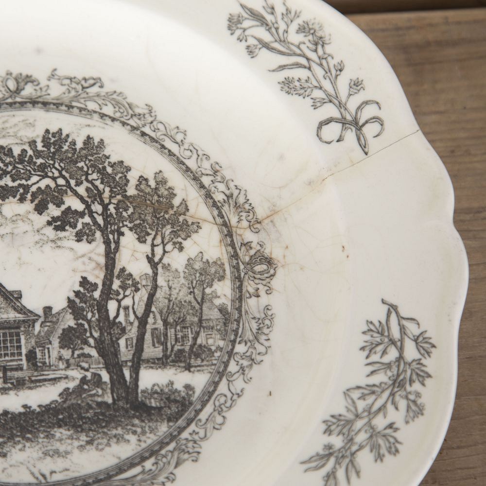 SALE: Set of Eight 19th Century Wedgwood Porcelain Dinner Plates DA3713115