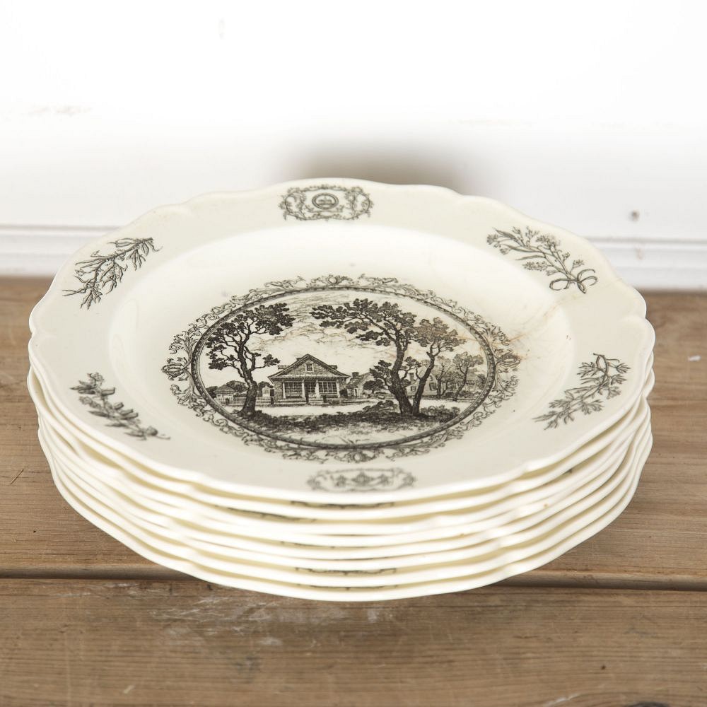 SALE: Set of Eight 19th Century Wedgwood Porcelain Dinner Plates DA3713115