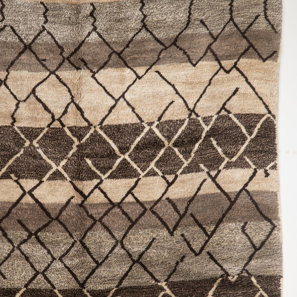 Contemporary Moroccan Berber Style Rug RT4927801